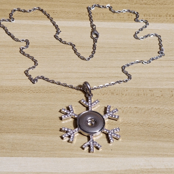 Snowflake Snap Necklace 18mm Snap Snowflake Necklace Snowflake Pendant Snap - Picture 5 of 6